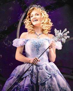 annaleigh_ashford_as_glinda.jpg